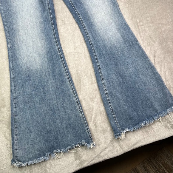Vervet Jeans Women 32 Blue High Rise Flared Frayed Hem Medium Wash Stretch Denim - Picture 4 of 15
